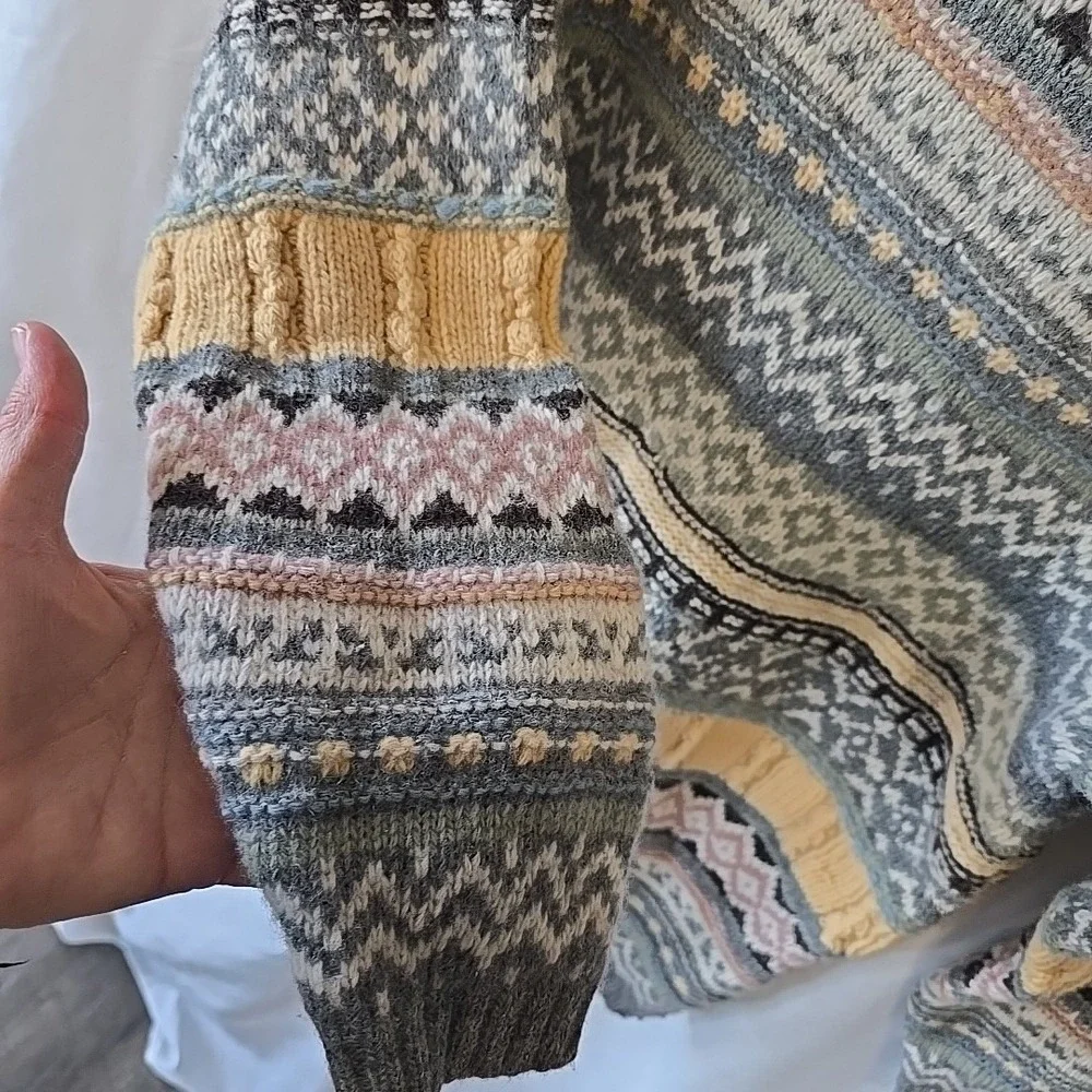 CHAUS Sport Womens S 100% Lambswool Pink Gray Yellow Stripe‎ Pullover Sweater